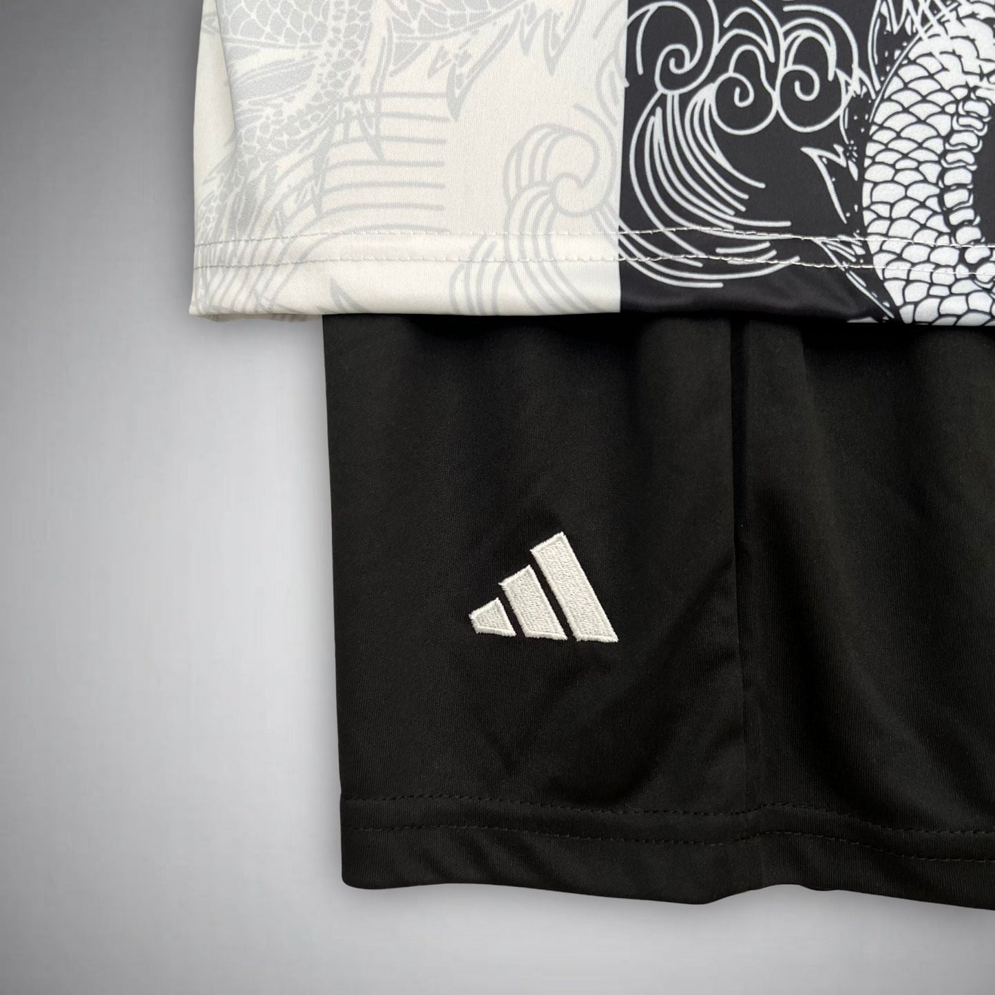 Real Madrid "Yin and Yang" Premium Kids Size Kit